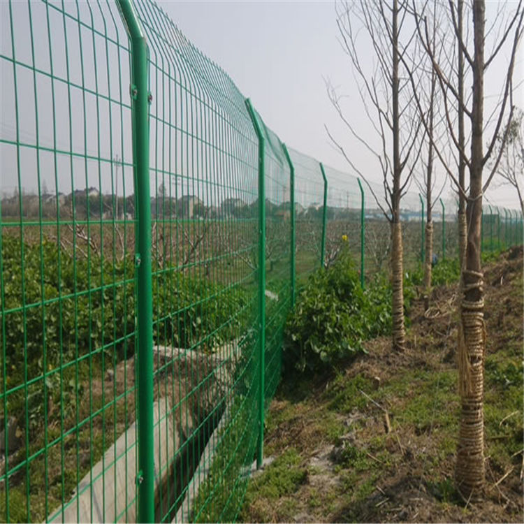 公园常用的围栏网/小区绿色铁丝网围栏/最常用铁丝
