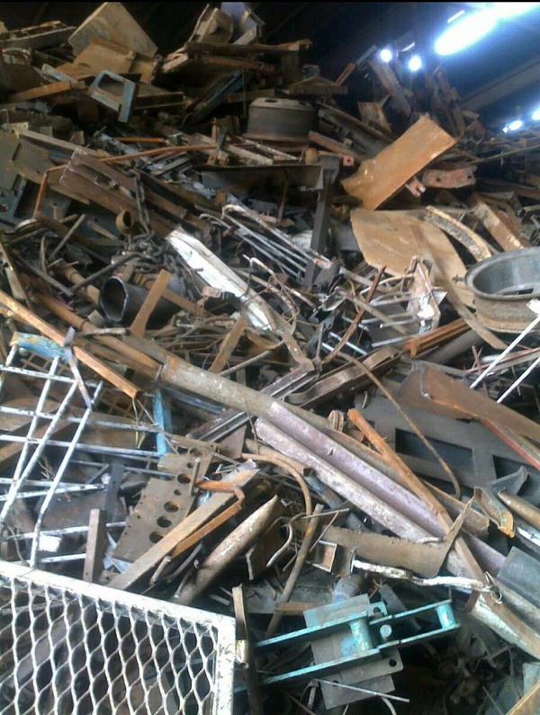 沈阳新达废铁回收公司常年大量回收各种废铁,拆迁物资,大型废旧设备