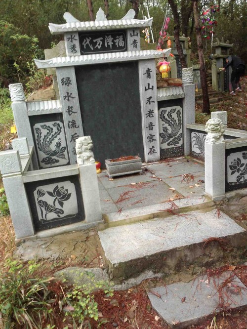 江西星子县花岗岩石套墓石墓碑厂家,我们有丰富的墓套样式,充足的原料