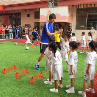 汕尾幼儿园足球仕伯特体育广州幼儿园足球培训